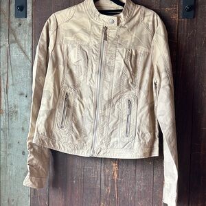 NWT.  Women's Beige Camouflage Utility Jacket
